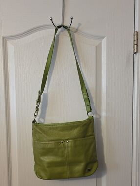 BAGGS GREEN LEATHER CROSSBODY HANDBAG